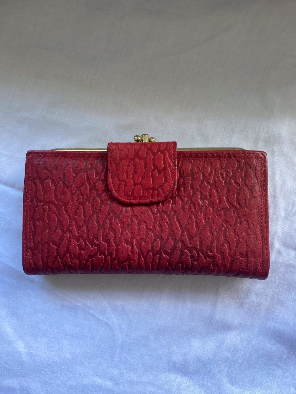 Mundi Vintage Red Shrunken/Elephant Grain Leather Wallet Kisslock Organizer EUC